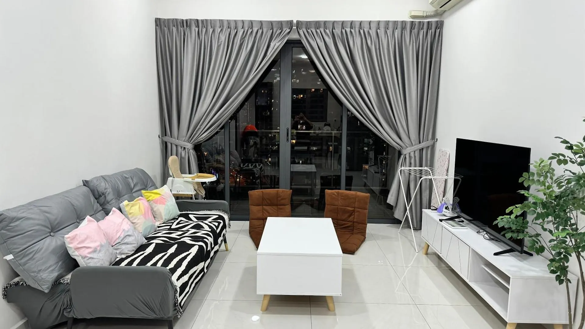 Cozy City View 3R3B Countrygarden Jb Johor Bahru